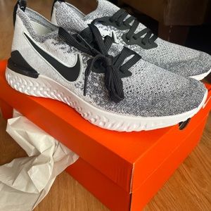New with box Nike Epic React Flyknit 2!